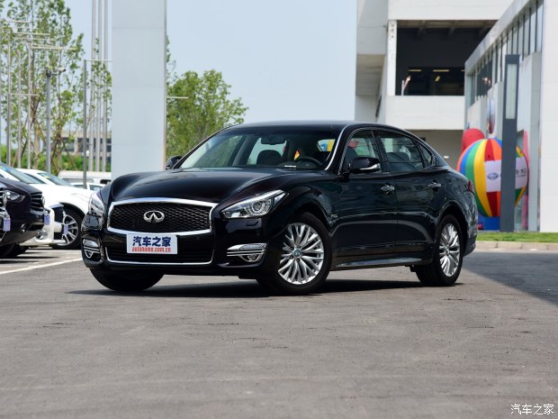 英菲尼迪(进口) 英菲尼迪Q70 2017款 Q70L 3.5L Hybrid 奢华版